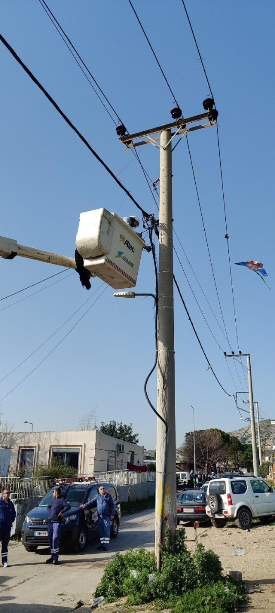 Επιχείρηση σκούπα στη Φυλή: Ξήλωσαν καλώδια 1650 μέτρων που χρησιμοποιούνταν για ρευματοκλοπές, 12 συλλήψεις