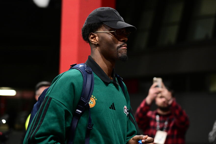 Έφτασε πρώτος στο ΣΕΦ για το παιχνίδι με τον Ολυμπιακό ο Χέιζ - Ντέιβις, βίντεο και φωτογραφίες