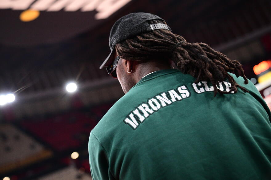 Στο ΣΕΦ με φούτερ της Θύρας 13 ο Λεσόρ: Μακάρι να μπορούσα να παίξω, βίντεο και φωτογραφίες 