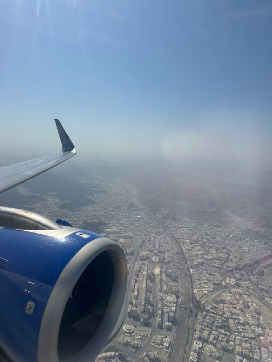 Επαναπατρίστηκαν 87 Ελλήνες πολίτες από το Ομάν στην Αθήνα με ειδική πτήση της SKY express
