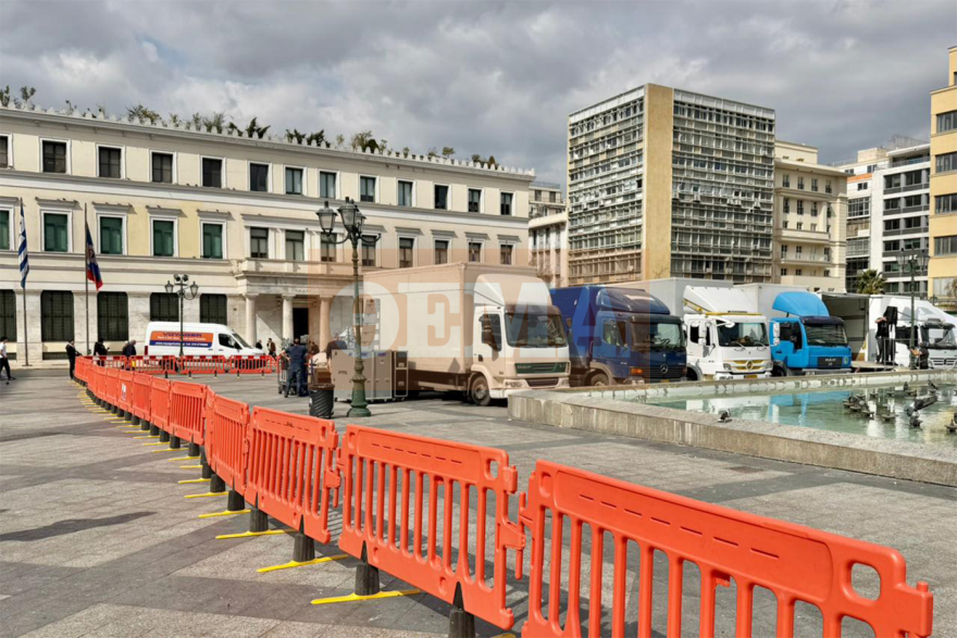 Στήνεται χολιγουντιανό στούντιο στην πλατεία Κοτζιά για τον Μπραντ Πιτ: Πού θα γίνουν τα γυρίσματα, δείτε βίντεο