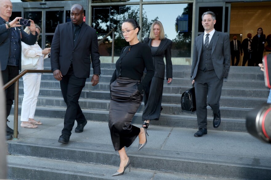 Η Μπιάνκα Σενσόρι πήγε... ντυμένη στη δίκη του Κάνιε Γουέστ