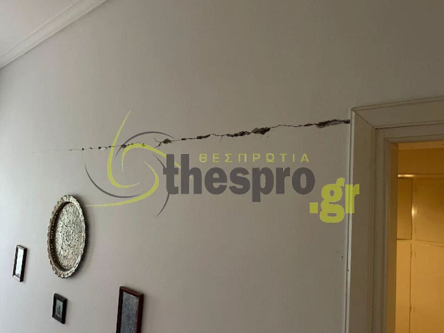 Ταρακουνήθηκαν τα Ιωάννινα από τα 5,3 Ρίχτερ, νέο βίντεο από τη στιγμή της δόνησης σε επιχείρηση - Ζημιές σε σπίτια στο Πολύδροσο Θεσπρωτίας