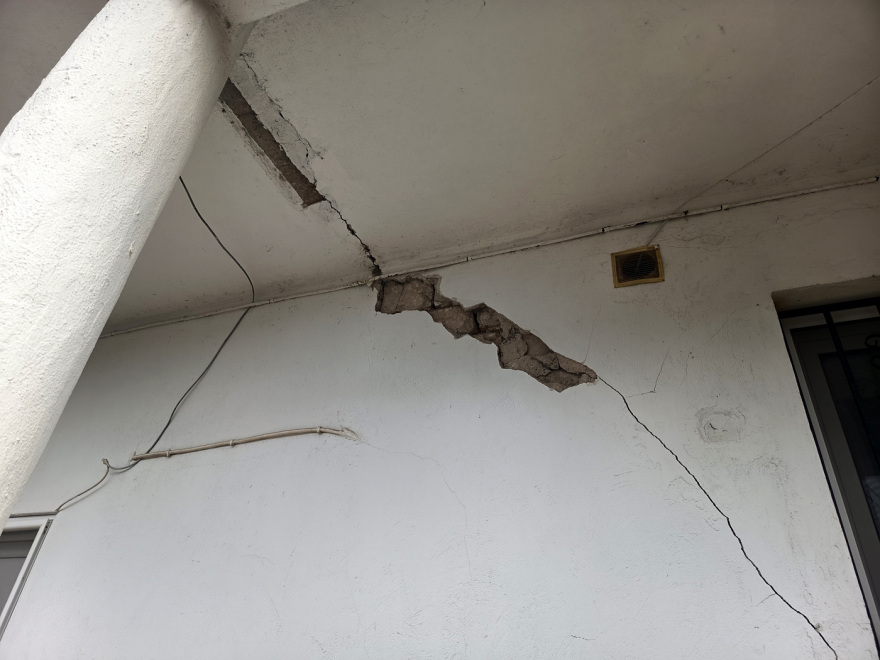 Ταρακουνήθηκαν τα Ιωάννινα από τα 5,3 Ρίχτερ, νέο βίντεο από τη στιγμή της δόνησης σε επιχείρηση - Ζημιές σε σπίτια στο Πολύδροσο Θεσπρωτίας