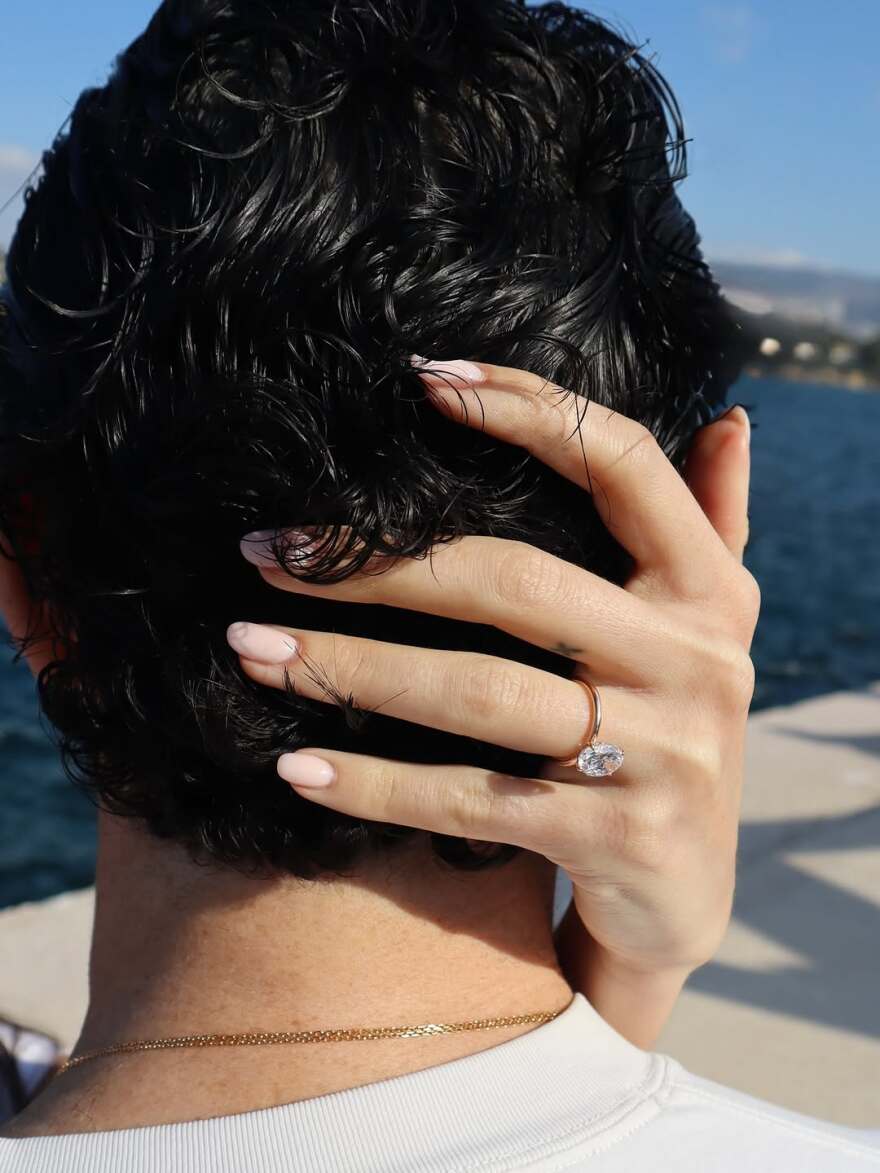 Τhylane Blondeau: Το «πιο όμορφο κορίτσι στον κόσμο» αρραβωνιάστηκε στην Ελλάδα