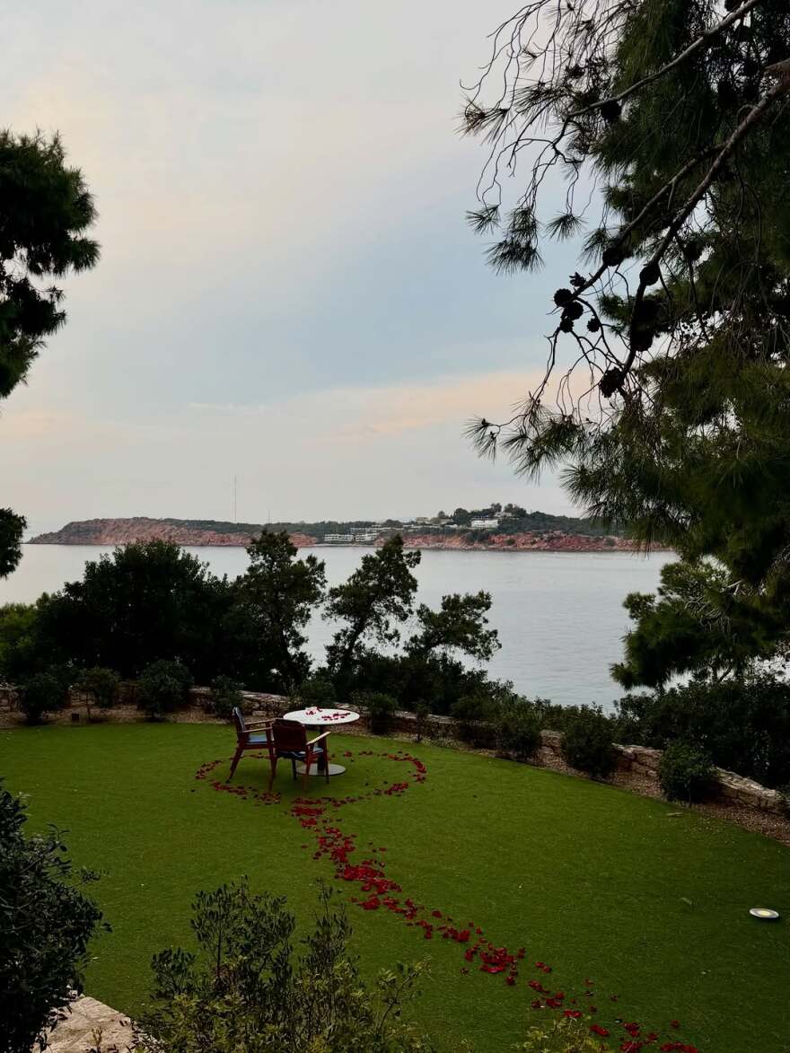 Τhylane Blondeau: Το «πιο όμορφο κορίτσι στον κόσμο» αρραβωνιάστηκε στην Ελλάδα