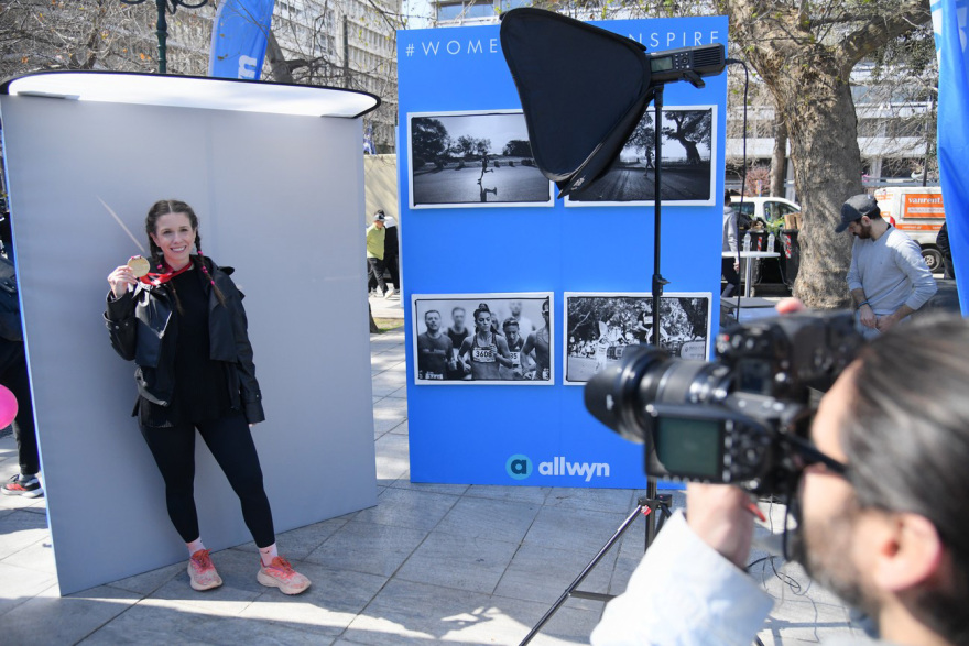 Περισσότεροι από 30.000 δρομείς έτρεξαν σαν ένα στον Ημιμαραθώνιο της Αθήνας