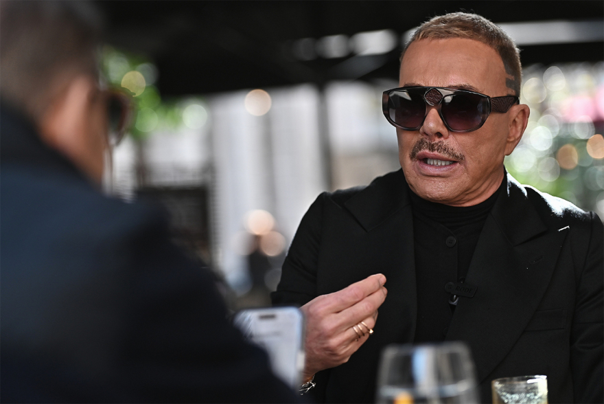 Λάκης Γαβαλάς στον Δανίκα: «Ήμουν παντοκράτορας, πίστευα ότι είμαι... το νερό, το ρεύμα και η αντιβίωση, καλά κάνανε που μου τα πήραν όλα»