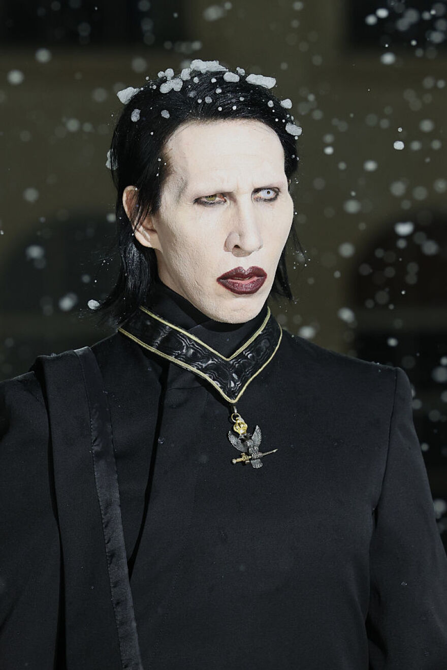 &Omicron; &Mu;έ&rho;&iota;&lambda;&iota;&nu; &Mu;ά&nu;&sigma;&omicron;&nu; &pi;&epsilon;&rho;&pi;ά&tau;&eta;&sigma;&epsilon; &sigma;&tau;&eta;&nu; &pi;&alpha;&sigma;&alpha;&rho;έ&lambda;&alpha; &tau;&eta;&sigmaf; &Epsilon;&beta;&delta;&omicron;&mu;ά&delta;&alpha;&sigmaf; &Mu;ό&delta;&alpha;&sigmaf; &tau;&omicron;&upsilon; &Pi;&alpha;&rho;&iota;&sigma;&iota;&omicron;ύ &epsilon;&nu;ώ &epsilon;&xi;&epsilon;&tau;ά&zeta;&epsilon;&tau;&alpha;&iota; &xi;&alpha;&nu;ά &alpha;&gamma;&omega;&gamma;ή &gamma;&iota;&alpha; &sigma;&epsilon;&xi;&omicron;&upsilon;&alpha;&lambda;&iota;&kappa;ή &epsilon;&pi;ί&theta;&epsilon;&sigma;&eta; &epsilon;&nu;&alpha;&nu;&tau;ί&omicron;&nu; &tau;&omicron;&upsilon;
