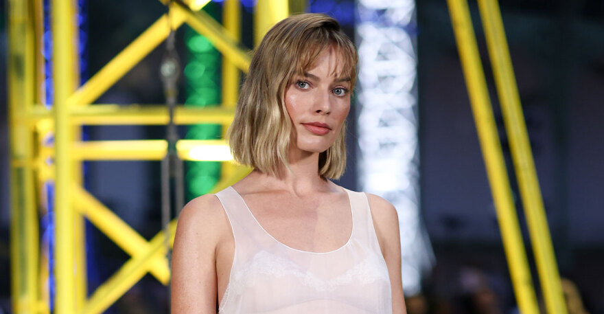 Η Μάργκοτ Ρόμπι εμφανίστηκε με κοντό καρέ, δείτε φωτογραφίες