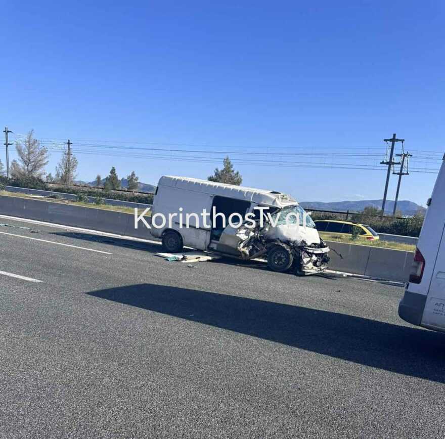 Δύο τραυματίες μετά από καραμπόλα τριών οχημάτων στην Αθηνών-Κορίνθου, δείτε βίντεο και φωτογραφίες