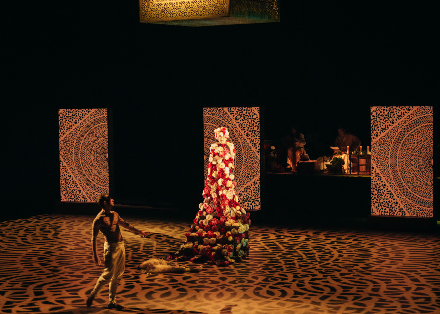 Ο διάσημος χορογράφος Σίντι Λαρμπί Σερκαουί φέρνει στην Αθήνα την παράσταση «Ihsane»