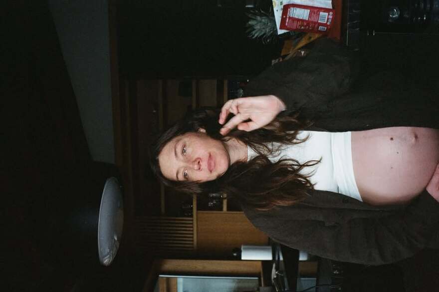 Ο Τσαρλς Μέλτον του «Riverdale» έγινε πατέρας για πρώτη φορά