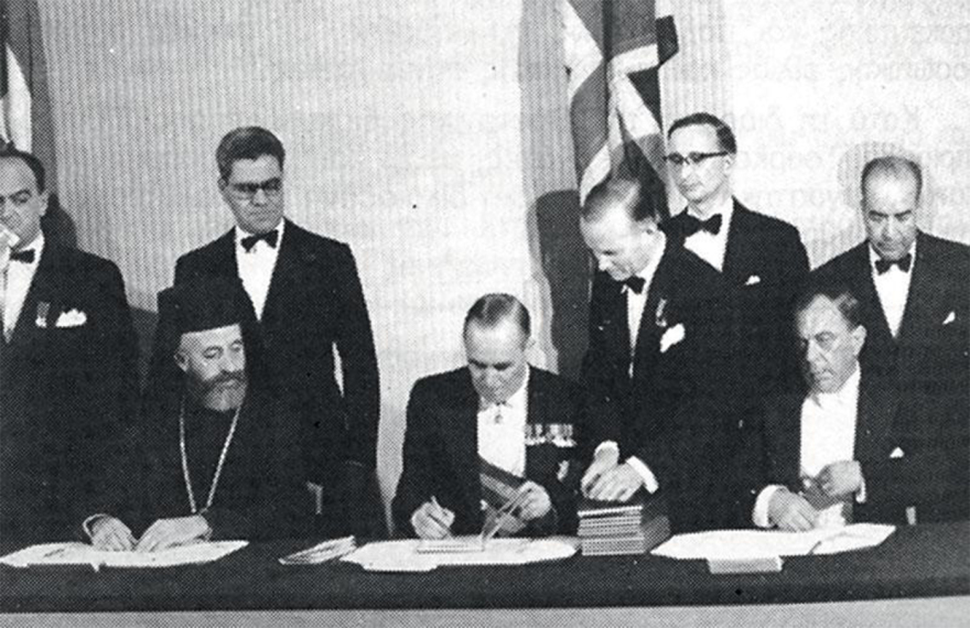 Βρετανικές βάσεις στην Κύπρο: Οι παράλογες απαιτήσεις, ο αταλάντευτος Μακάριος και τα αρχεία του Φόρεϊν Όφις για Καραμανλή, Αβέρωφ