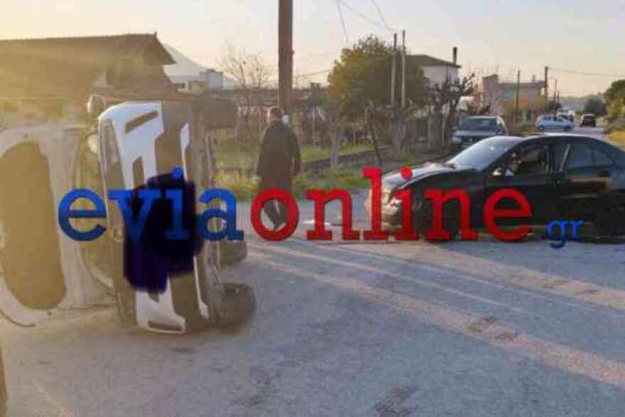 Δύο τραυματίες σε τροχαίο στην Εύβοια, δείτε φωτογραφίες 
