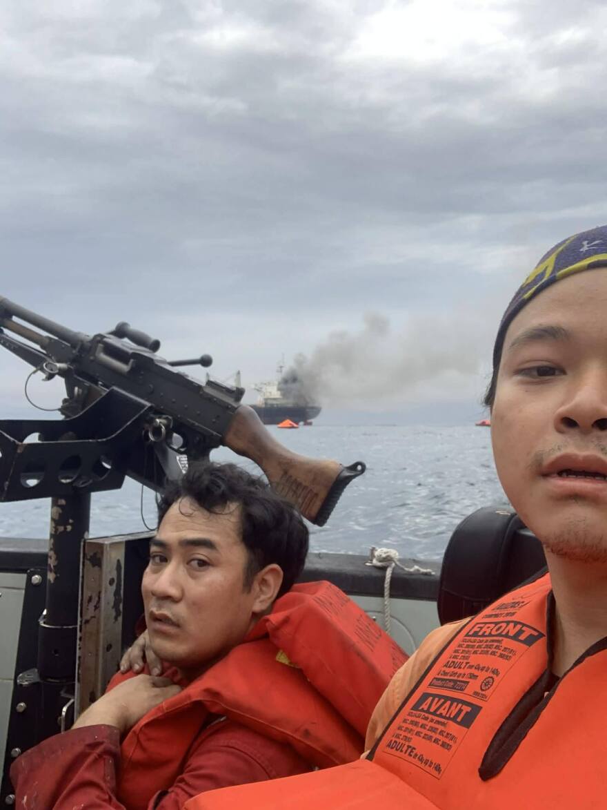 Τρεις αγνοούμενοι μετά την επίθεση των Φρουρών της Επανάστασης σε πλοίο στα Στενά του Ορμούζ, δείτε φωτογραφίες
