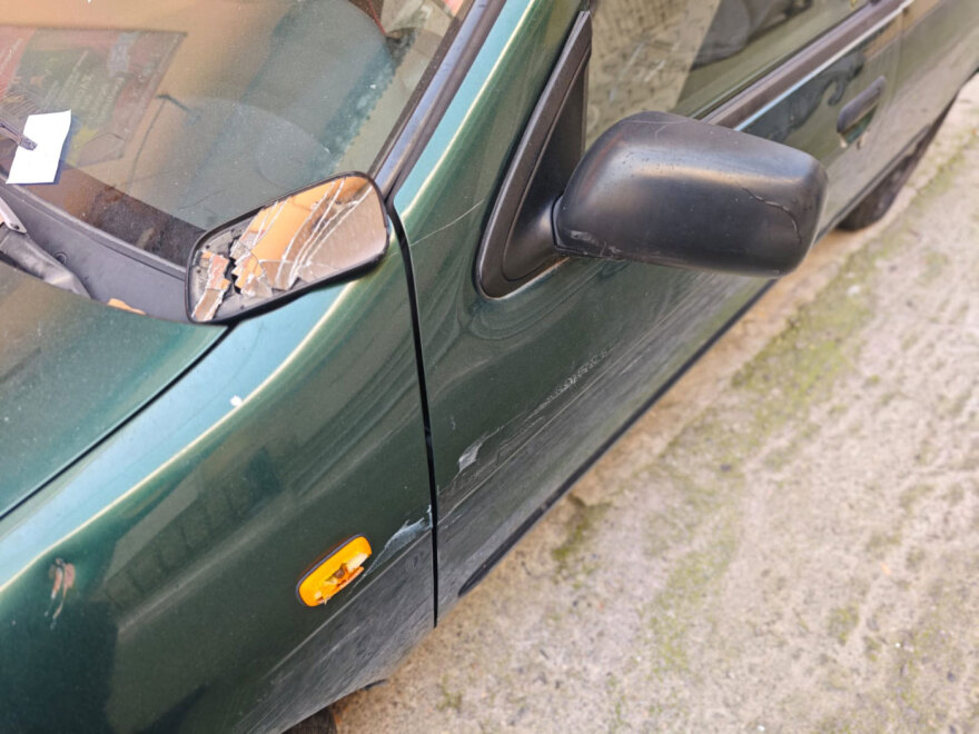 Ζημιές σε έξι ΙΧ από την τρελή πορεία του 20χρονου χωρίς δίπλωμα στον Πειραιά - «Θα δουλέψω να σας τα πληρώσω» φώναζε