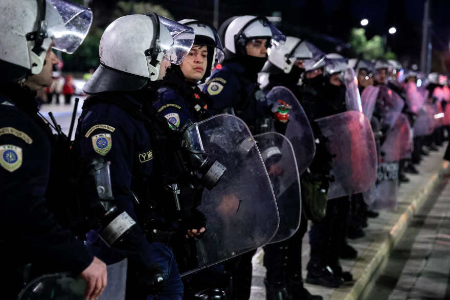 Αντιπολεμική συγκέντρωση και κλειστοί δρόμοι στο κέντρο, αυξημένη κίνηση σε Κηφισίας-Μεσογείων