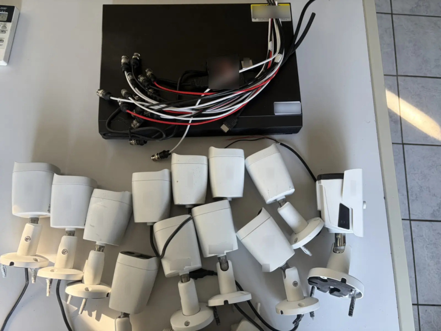 Μεγάλη αστυνομική επιχείρηση σε καταυλισμούς Ρομά σε Μενίδι και Ζεφύρι: Ξηλώθηκαν 1500 μέτρα καλωδίων, 4 συλλήψεις
