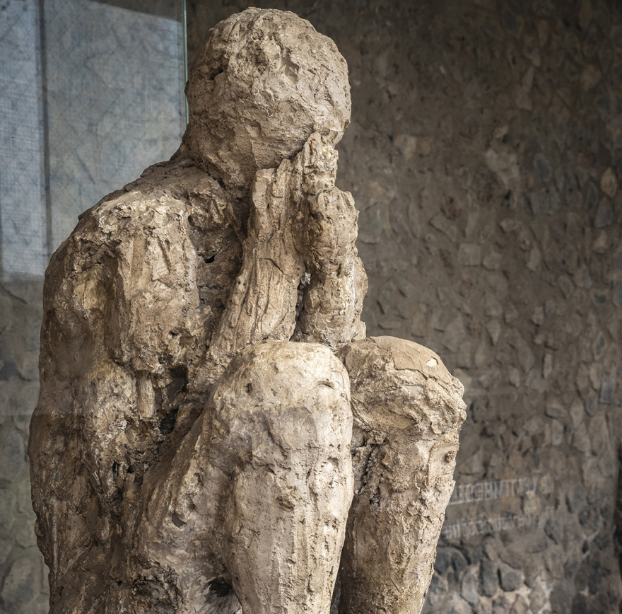 Η τελευταία στιγμή των κατοίκων της Πομπηίας: Για πρώτη φορά εκτίθενται στο κοινό εκμαγεία θυμάτων της έκρηξης του Βεζούβιου, βίντεο και φωτογραφίες