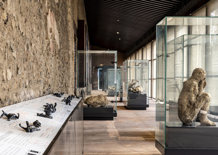 Η τελευταία στιγμή των κατοίκων της Πομπηίας: Για πρώτη φορά εκτίθενται στο κοινό εκμαγεία θυμάτων της έκρηξης του Βεζούβιου, βίντεο και φωτογραφίες