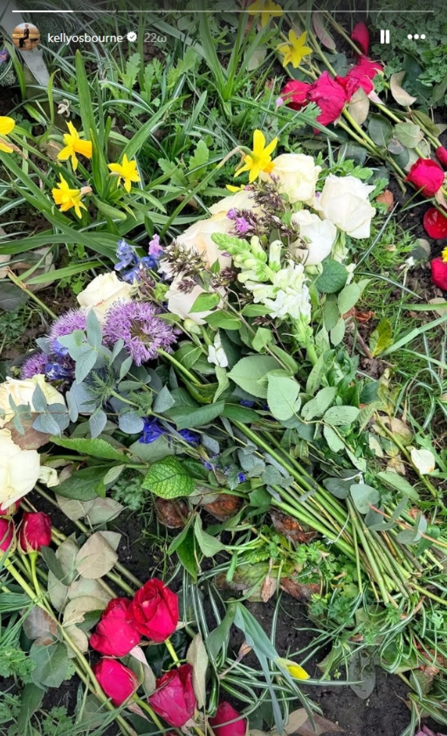 Η Κέλι Όσμπορν επισκέφτηκε τον τάφο του πατέρα της Όζι: Πέρασα λίγο χρόνο με τον μπαμπά μου