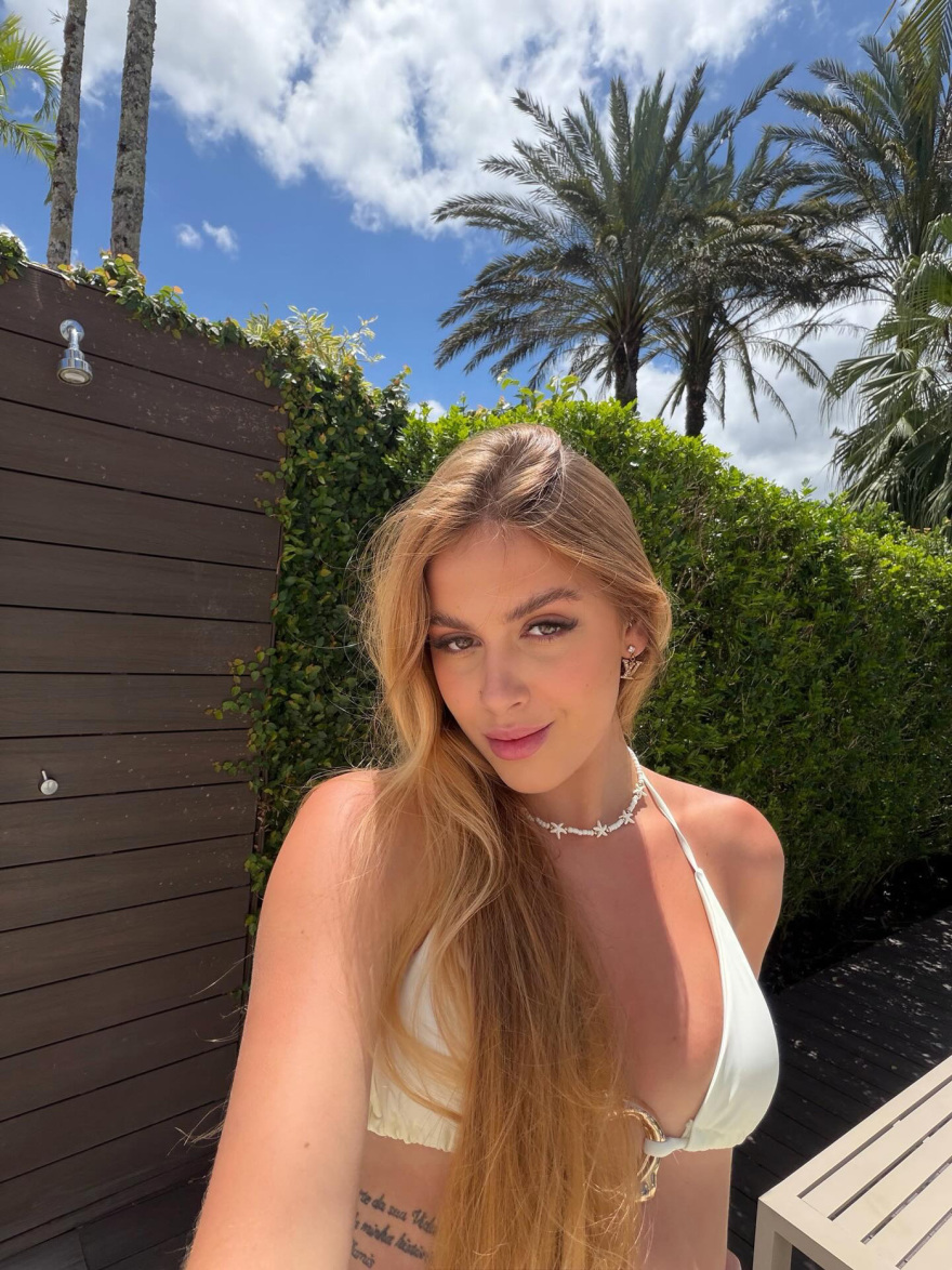 Ο Ντάγκλας Λουίζ ξεπερνά την Αλίσα Λέμαν με 19χρονο μοντέλο, κόρη του τεχνικού διευθυντή της Νότιγχαμ