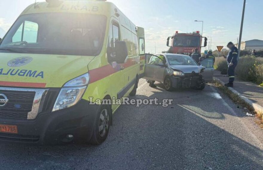 Τρεις τραυματίες μετά από τροχαίο στη Λαμία, δείτε βίντεο και φωτογραφίες