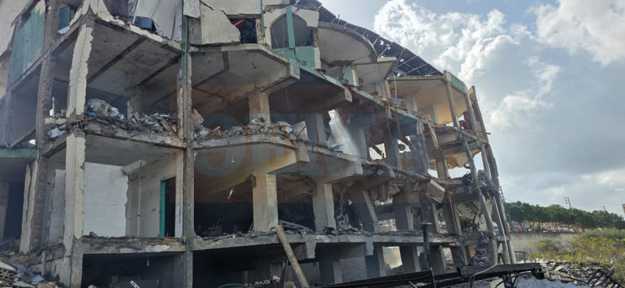 Το protothema.gr στα ερείπια νοσοκομείου στον Λίβανο: 12 νεκροί μετά το χτύπημα του Ισραήλ, το χρησιμοποιούσε η Χεσμπολάχ, λέει το Τελ Αβίβ