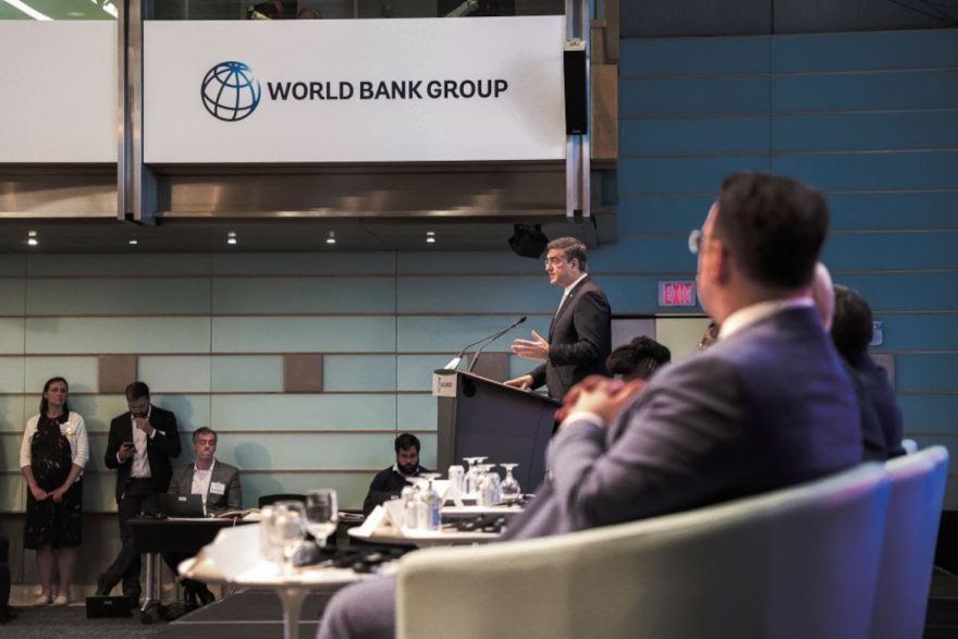 Τζιτζικώστας από Ουάσιγκτον: Σοκ στην παγκόσμια οικονομία αν συνεχιστεί η κρίση στα Στενά του Ορμούζ