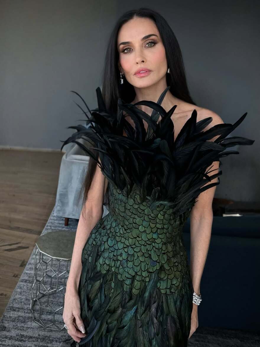 Ο Δημήτρης Γιαννέτος έκανε το «forest hair» χτένισμα στη Ντέμι Μουρ στα φετινά Όσκαρ