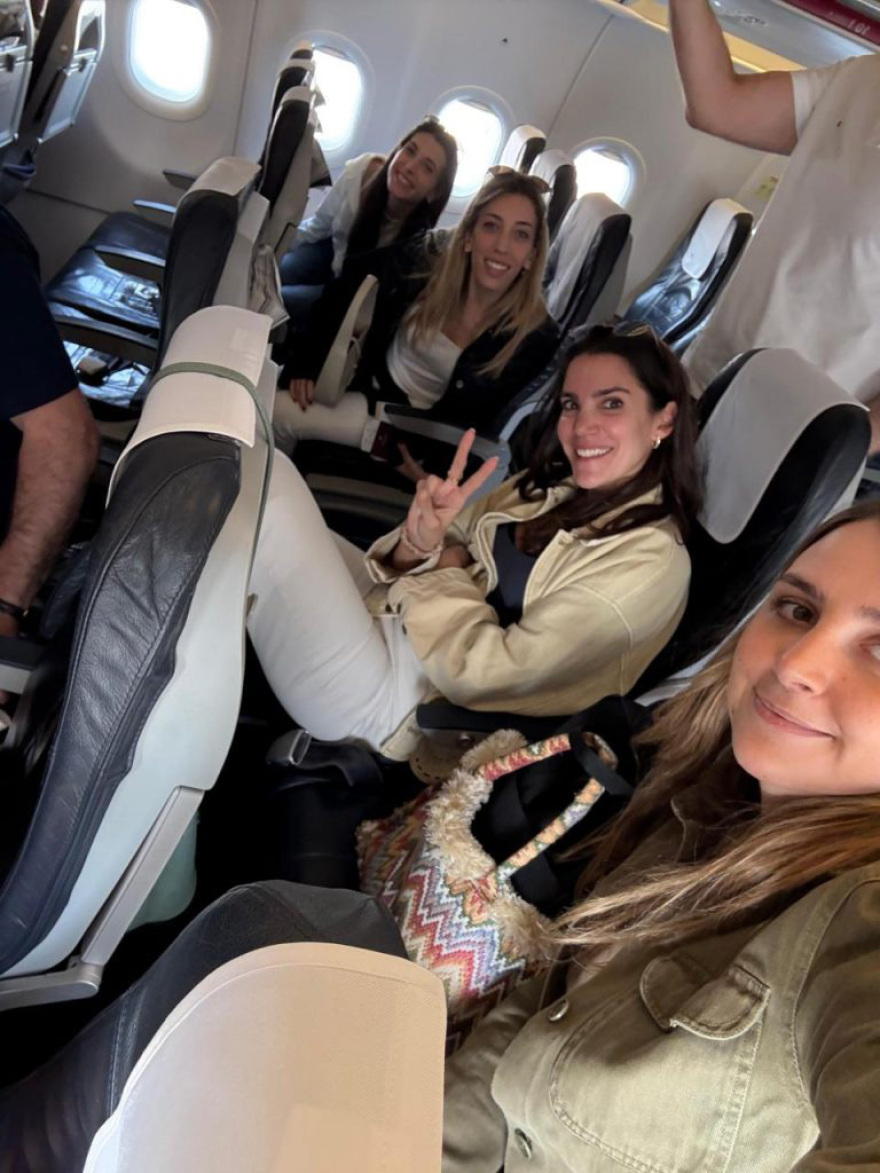 Στοιχεία από το ταξίδι επαναπατρισμού της Σοφίας Μητσοτάκη με την Aegean έδωσαν στη δημοσιότητα τα ellinikahoaxes
