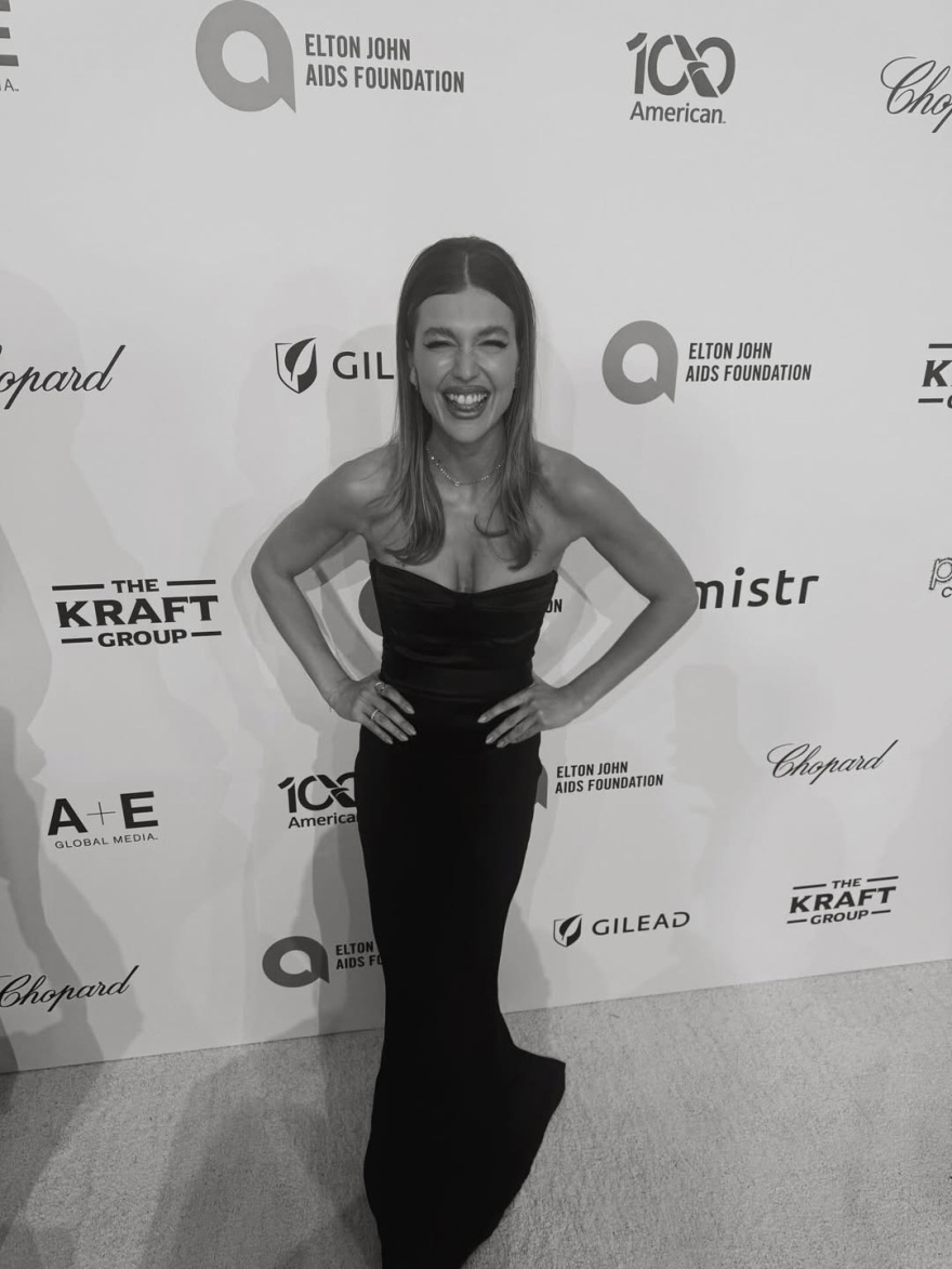 Η Κλέλια Ανδριολάτου στο ετήσιο πάρτι του Έλτον Τζον για τα Όσκαρ