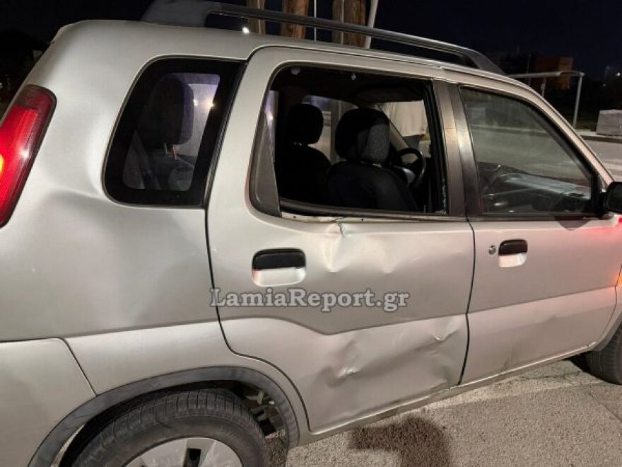 Σοβαρό τροχαίο σε διασταύρωση στη Λαμία - Διανομέας μεταφέρθηκε στο νοσοκομείο μετά από σύγκρουση με ΙΧ