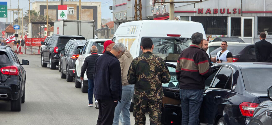 Ένοπλοι και θωρακισμένα οχήματα συνόδευσαν το κονβόι βοήθειας για τα χριστιανικά χωριά του Λιβάνου, χειροκροτούσαν οι κάτοικοι