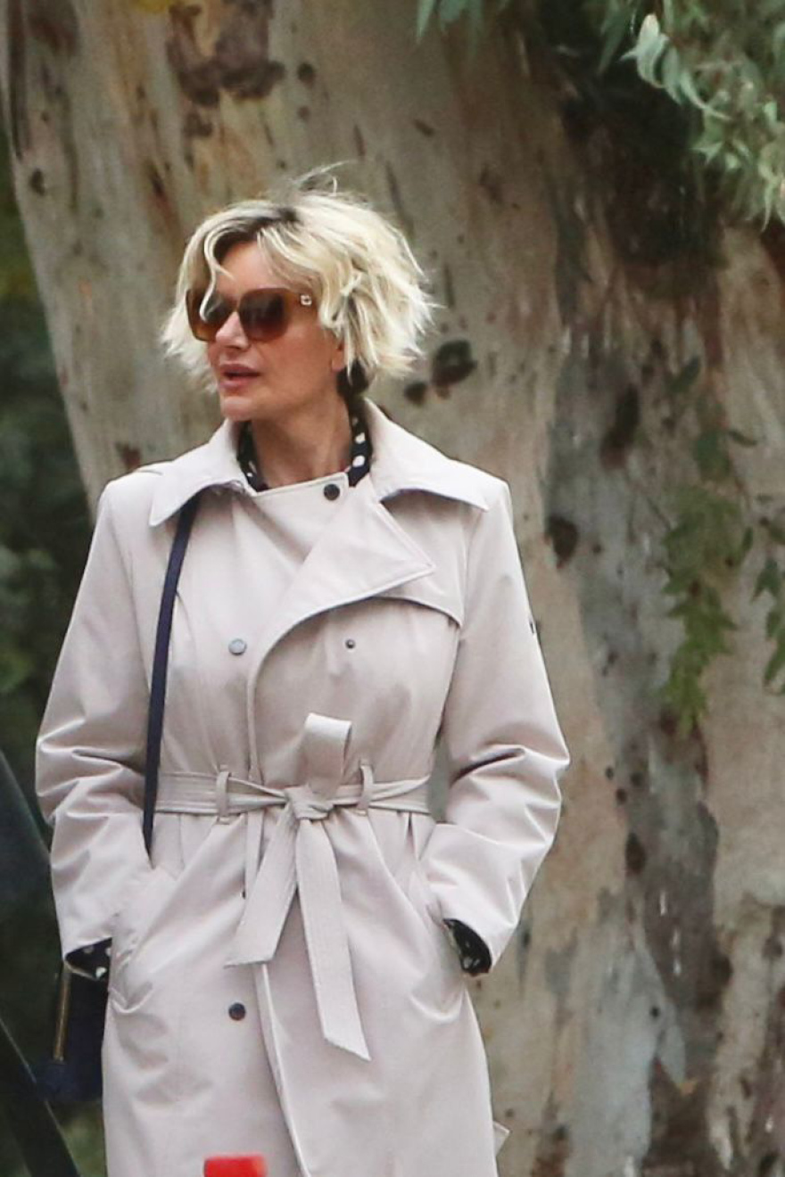 Ελεύθερη με εγγύηση 100.000 ευρώ μετά την απολογία της η χήρα του Τράγκα: Έδωσε εξηγήσεις για ξέπλυμα και φοροδιαφυγή που αγγίζει τα 13 εκατ. ευρώ