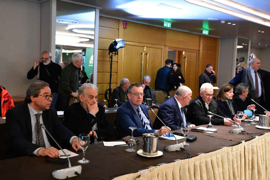 Με αιχμές για Δούκα, Γερουλάνο, Χριστοδουλάκη στην πρεμιέρα διεύρυνσης με Πελεγρίνη ο Ανδρουλάκης: «Στο ΠΑΣΟΚ δεν υπάρχουν τιμάρια»
