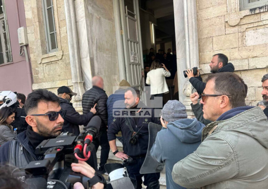 Με βανάκι της Αστυνομίας έφτασαν στον εισαγγελέα οι συλληφθέντες για το κύκλωμα εμπορίας ανθρώπων