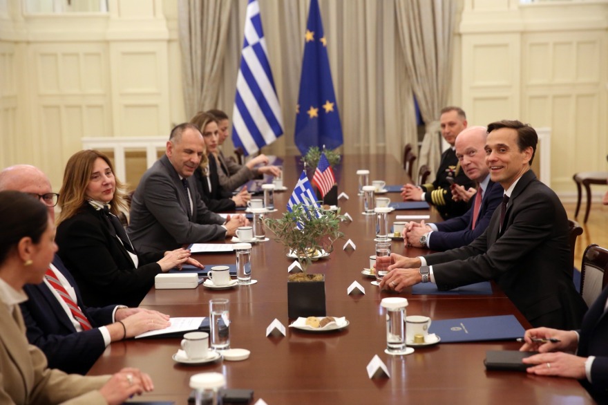 Συνάντηση Γεραπετρίτη με τον μόνιμο αντιπρόσωπο των ΗΠΑ στο NATO
