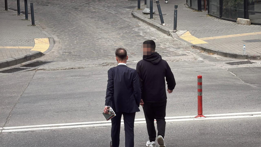 Ελεύθερος με αναβαθμισμένο κατηγορητήριο ο 19χρονος φίλος του Κλεομένη, θα απολογηθεί ξανά το Σάββατο