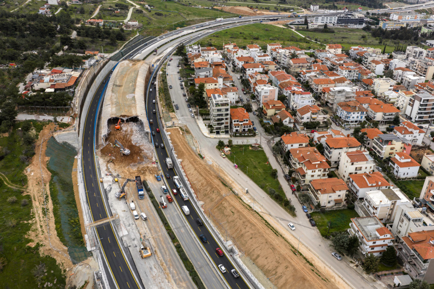 Θεσσαλονίκη: Εντυπωσιακές εικόνες από την κατεδάφιση του τούνελ στον Περιφερειακό για το Flyover