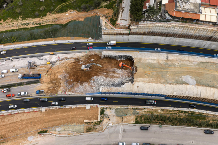 Θεσσαλονίκη: Εντυπωσιακές εικόνες από την κατεδάφιση του τούνελ στον Περιφερειακό για το Flyover