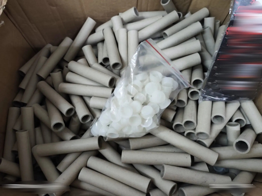 Συνελήφθη 16χρονος που έφτιαχνε και πουλούσε κροτίδες μέσα από το δωμάτιό του στον Άγιο Δημήτριο