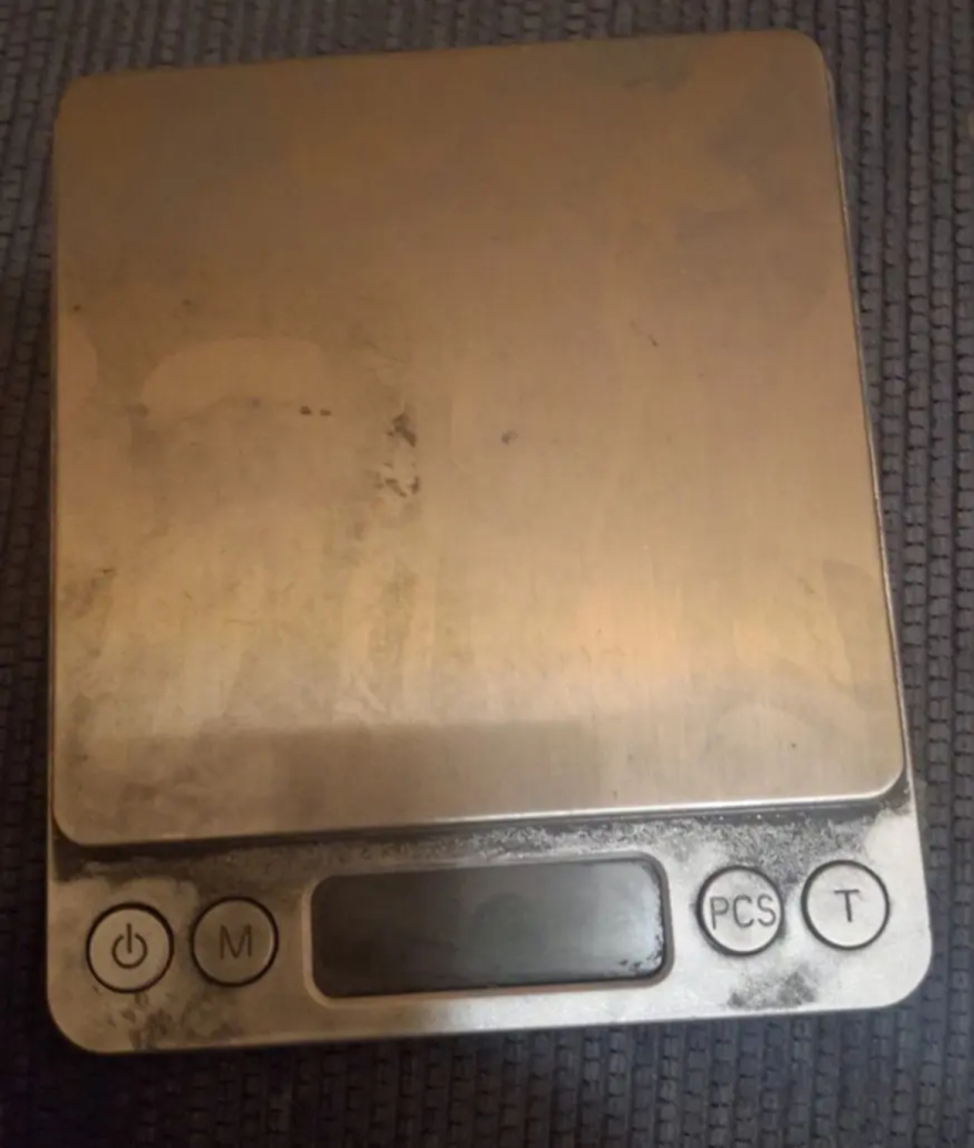 Συνελήφθη 16χρονος που έφτιαχνε και πουλούσε κροτίδες μέσα από το δωμάτιό του στον Άγιο Δημήτριο