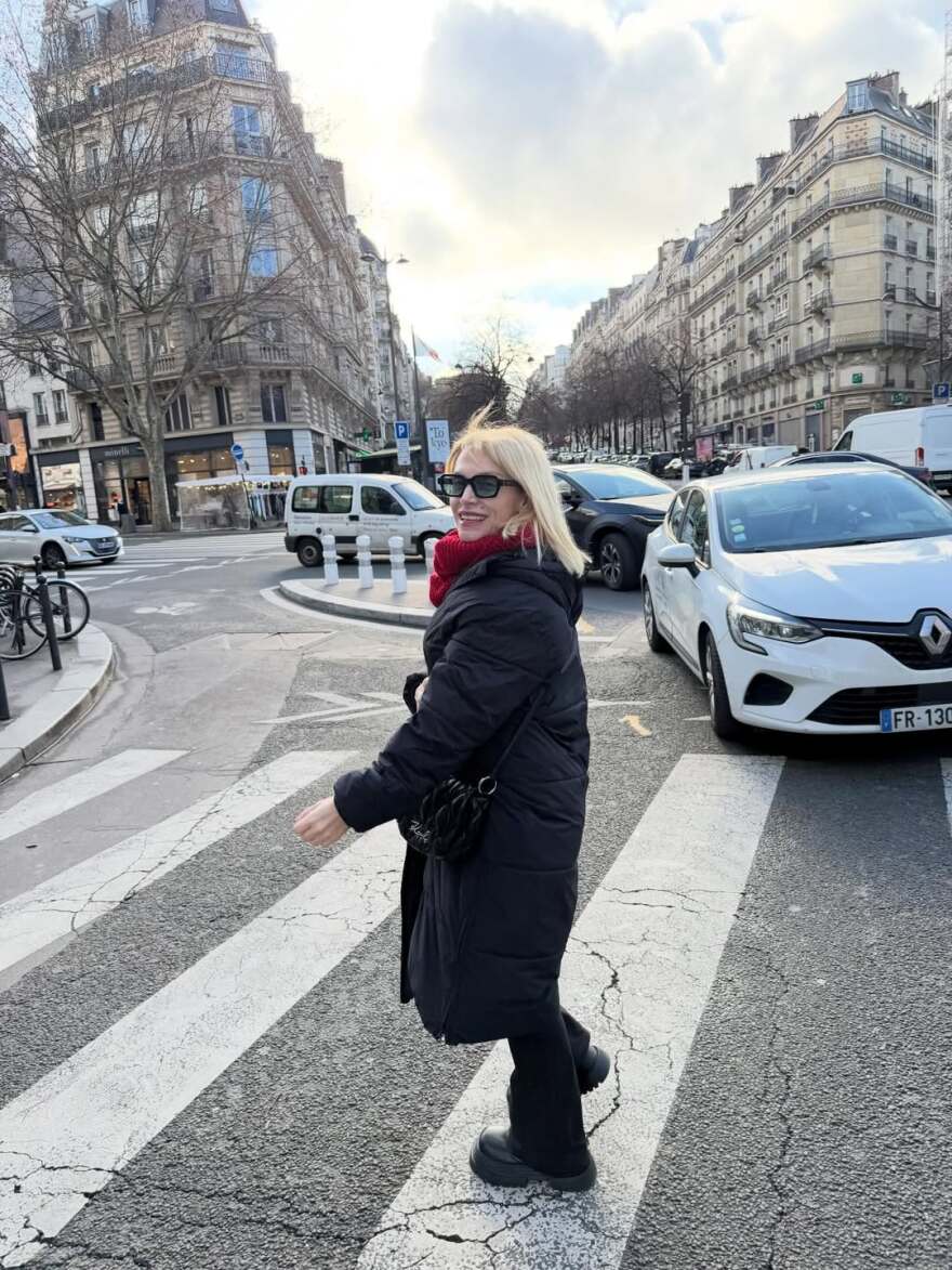 Η Ελεωνόρα Ζουγανέλη ταξίδεψε στο Παρίσι: Το αγαπώ παράφορα, κάθε φορά εκεί νιώθω σαν παιδί, γράφει