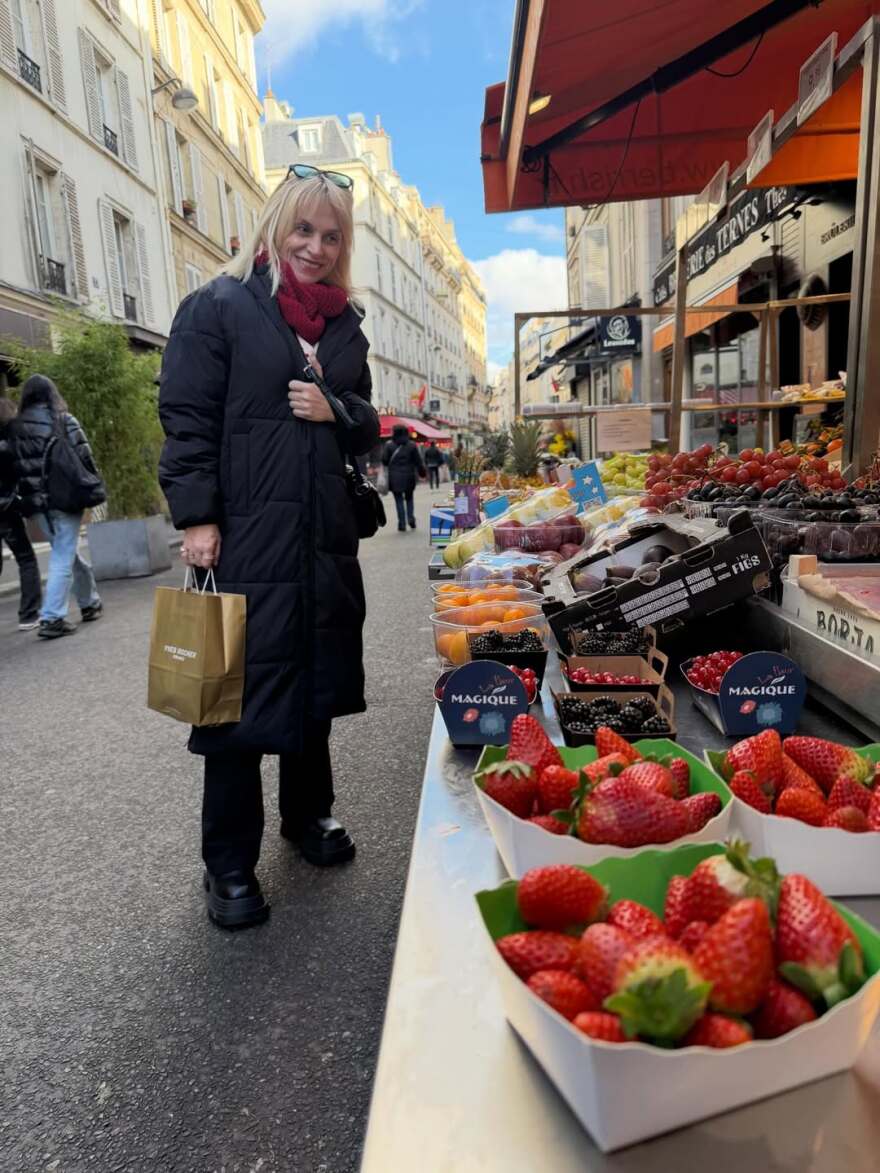 Η Ελεωνόρα Ζουγανέλη ταξίδεψε στο Παρίσι: Το αγαπώ παράφορα, κάθε φορά εκεί νιώθω σαν παιδί, γράφει
