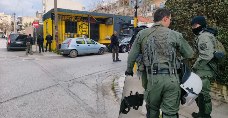 Θεσσαλονίκη: Έφοδος της ΕΛΑΣ σε σύνδεσμο του Άρη στη περιοχή Χαριλάου- Μία προσαγωγή