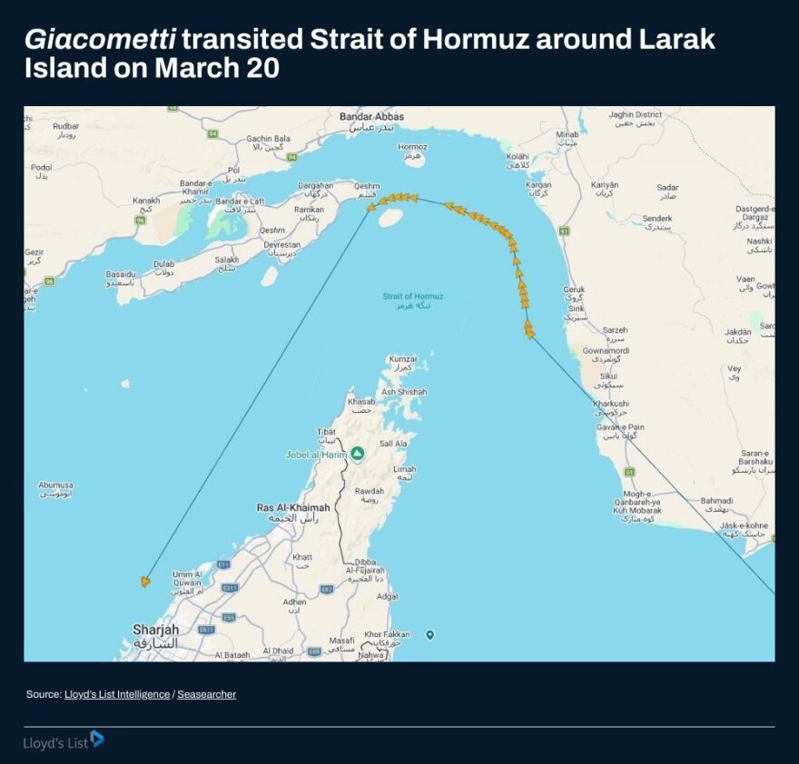 Ελληνόκτητο τάνκερ έγινε το πρώτο που πέρασε τα Στενά του Ορμούζ με ενεργό το AIS, μετέφερε τρόφιμα για το Ιράν
