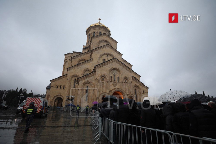 Ο Βαρθολομαίος θα μεταβεί στην Εξόδιο Ακολουθία του Πατριάρχη Γεωργίας Ηλία Β΄ - Συνεχίζεται για τρίτη ημέρα το λαϊκό προσκύνημα
