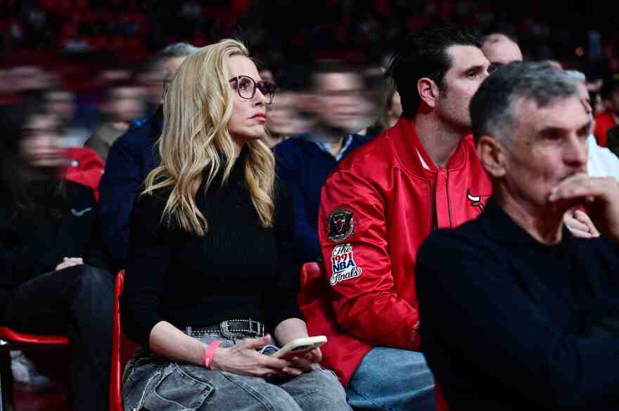 Η Ντορέττα Παπαδημητρίου και ο Γιώργος Γεροντιδάκης μαζί στο γήπεδο για να δουν τον Ολυμπιακό